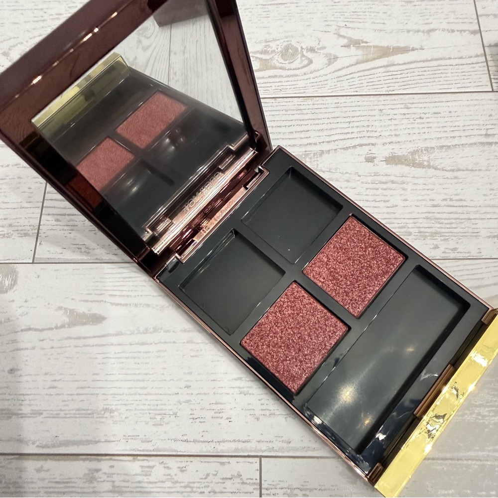 TOM FORD Luxury Eyeshadow Palette with Rich Burgundy Shades SET OF 2